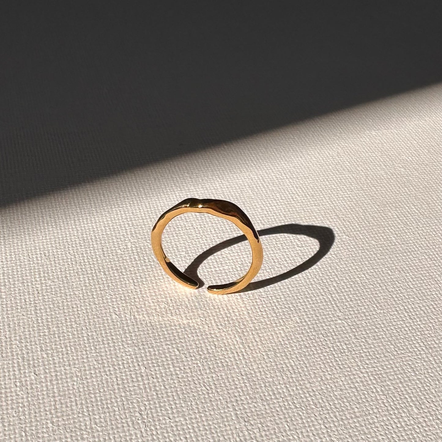 ELEGANT RING