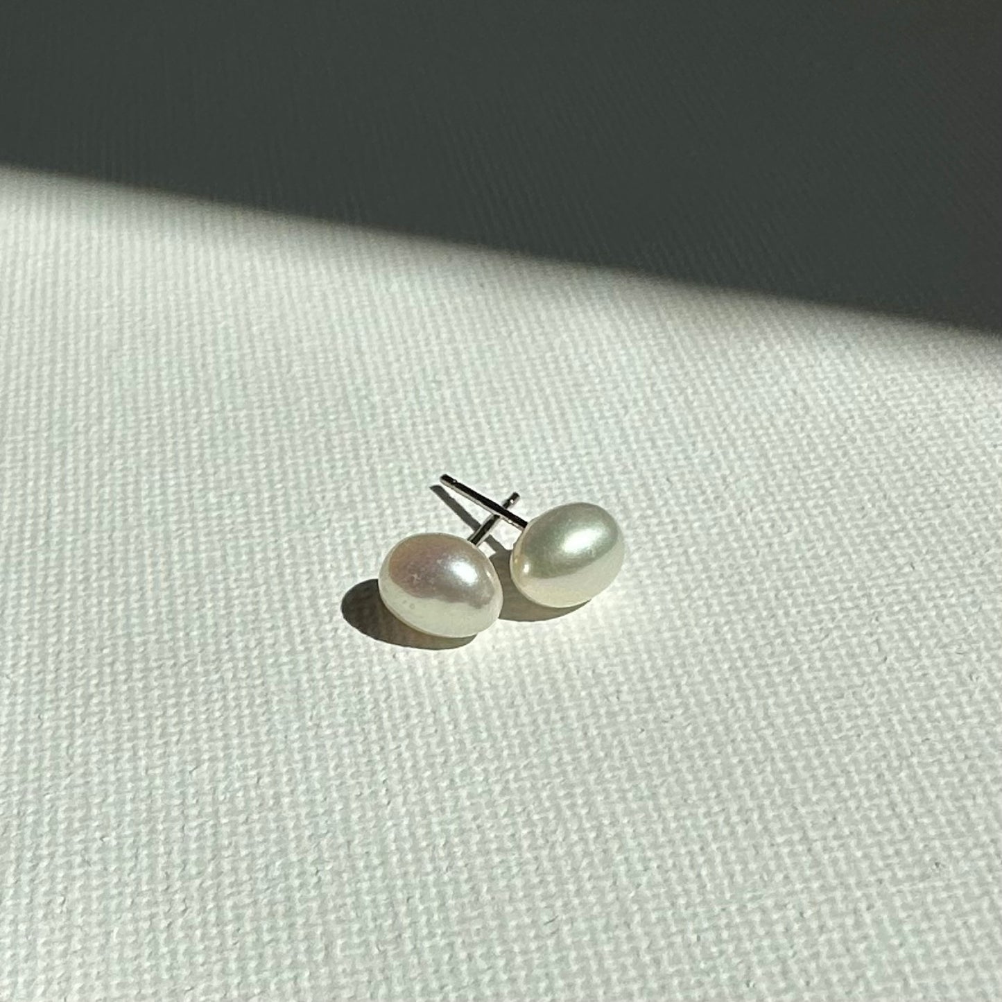 PEARL STUD OVAL